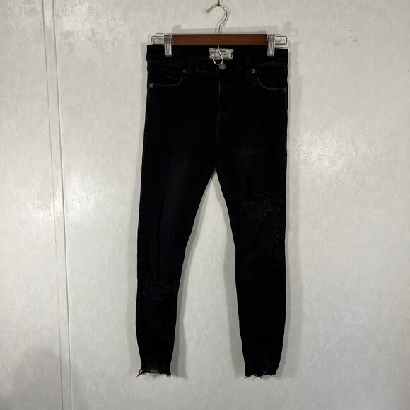 Free People Distressed BNlack Skinny Jeans Raw Hem Size 26 - Picture 2 of 7